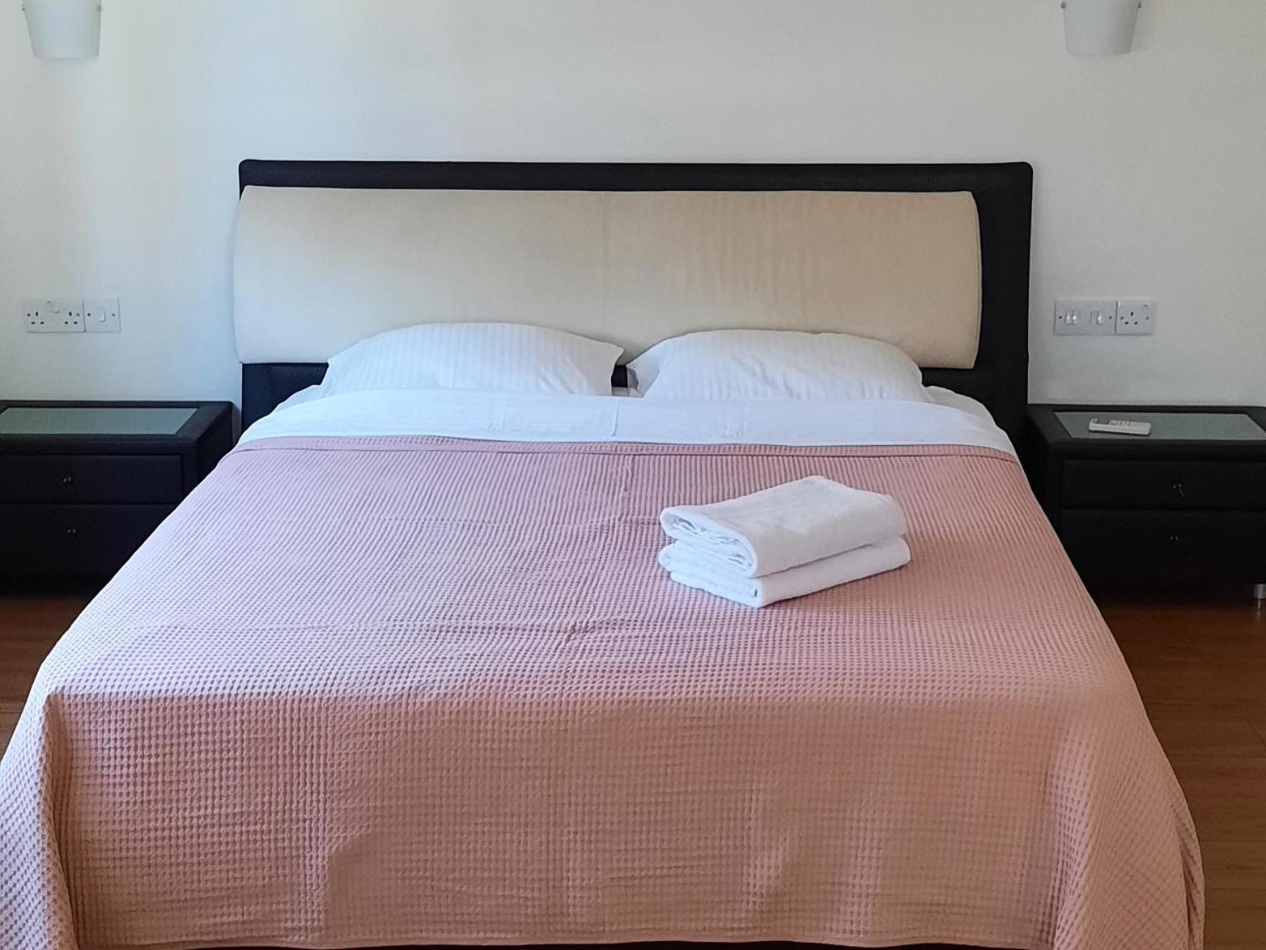Villa Larnaca Bay Resort Oroklini Buitenkant foto